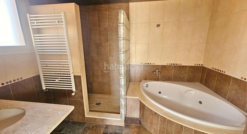 Foto 46f79e96-186e-4a0a-82cc-59d012ce23bf. Casa amb calefacció aparcament piscina a Condado del Jaruco - Puigventós Lloret de Mar