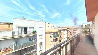 Àtic a Carrer FINESTRELLES-STA EUGENIA
