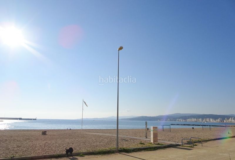 Foto 7d6f5a2e-7e3e-4371-b962-f270939085f6. Lloguer pis amb calefacció a Platja Gran Palamós