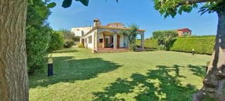 Chalet in Ventalló. Chalet con jardín en mas gros  ventalló