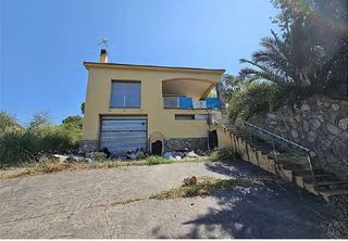Xalet  La masia (ur can carbonell parc - 255). Casa a reformar con jardín y piscina en can carbonell