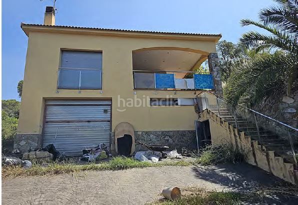 Foto c4b0a3f0-1a75-4e77-957b-1ca79f64a8b1. Xalet amb aparcament piscina a Caldes de Malavella