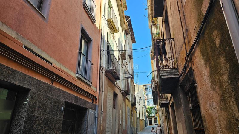 Foto 0fcd5f45-4a08-45b4-a727-7865d310dd8d. Edificio in lliberada ferrarons 3 in Olot