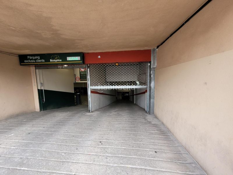 Foto f9292dde-b605-47b0-8edd-71a9086e3918. Lloguer aparcament cotxe a Montilivi Girona