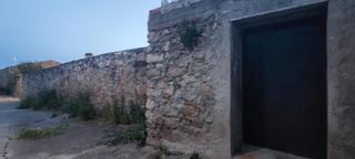 Masia a Aldea del Cano. Casa de pueblo con patio trasero