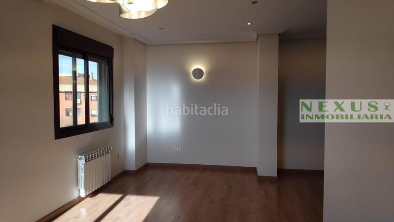 Foto 7555349e-98ba-4288-81c5-d10f1ed2cdd9. Alquiler piso espectacular piso de 4 habitaciones en el vivero en Cáceres