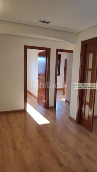 Foto f919c565-eb48-4e46-8315-313cd726474d. Alquiler piso espectacular piso de 4 habitaciones en el vivero en Cáceres