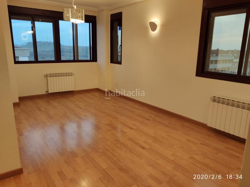 Foto 93a51cc3-b8ca-40e0-bd07-b4feee924057. Rent flat with heating in Ruta de la Plata Cáceres