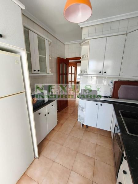 Foto f9913c14-d7d4-45cd-b5e8-d3a9b8f644ff. Alquiler piso  estudiantes al lado de multiples, 3 habitaciones en Cáceres