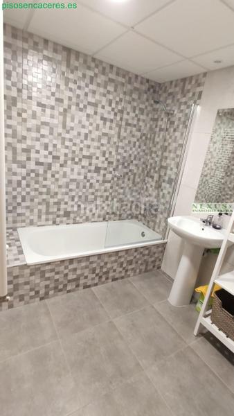 Foto 374ad94b-eaaa-4725-99d9-bd482030d1e5. Miete etagenwohnung mit heizung pool in nuevo Cáceres Cáceres