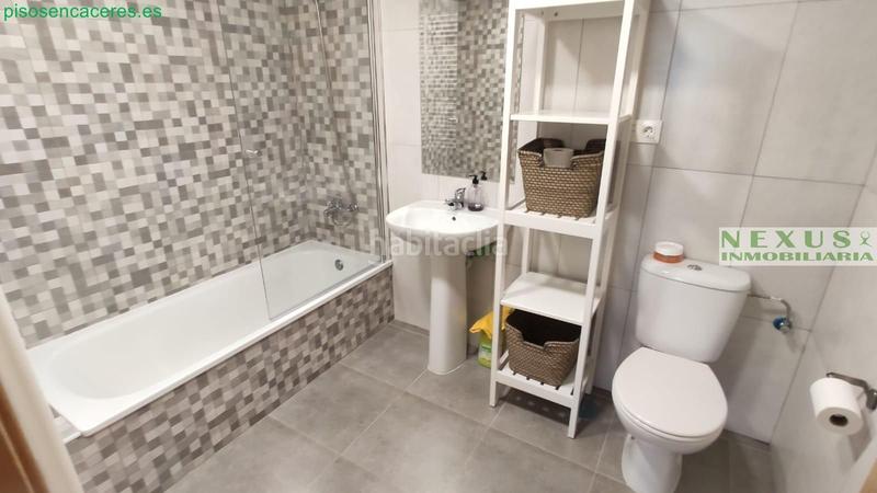 Foto 4f85844a-255c-4fcb-aa09-ed3145468592. Miete etagenwohnung mit heizung pool in nuevo Cáceres Cáceres