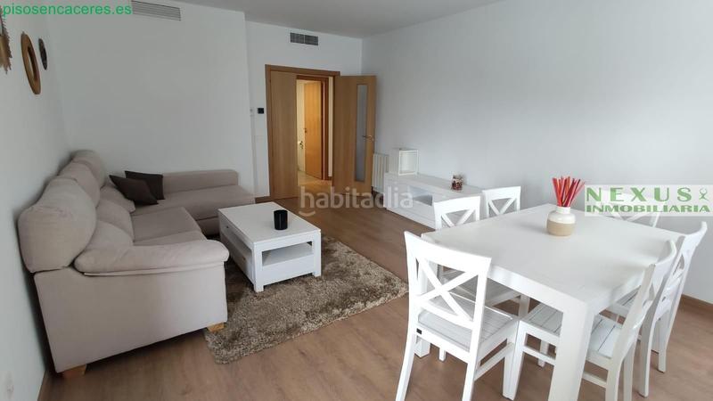 Foto f014fb5d-3794-4b35-85fe-9aedee089d5e. Rent flat with heating pool in nuevo Cáceres Cáceres