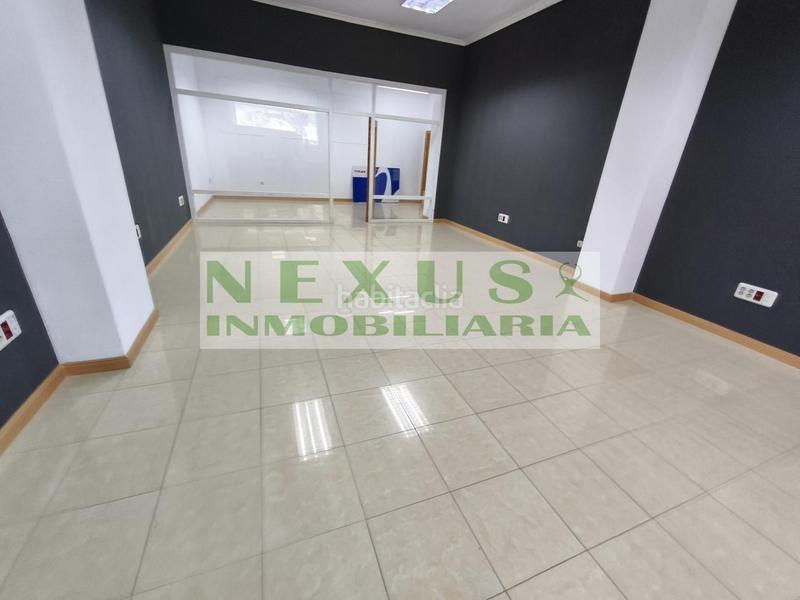 Foto 8085dac9-2926-477e-a59b-bcae1f6ab408. Alquiler local comercial local en ronda del carmen en Cáceres