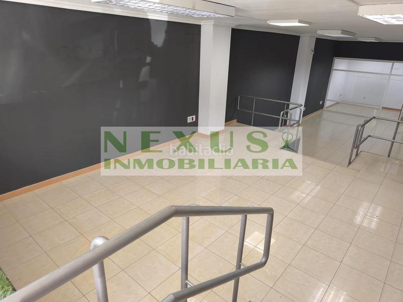 Foto f8ff6cde-1b7f-49af-bb97-90b03f52e666. Alquiler local comercial local en ronda del carmen en Cáceres