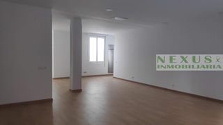 Lloguer Local Comercial a Casco Antiguo. Local comercial