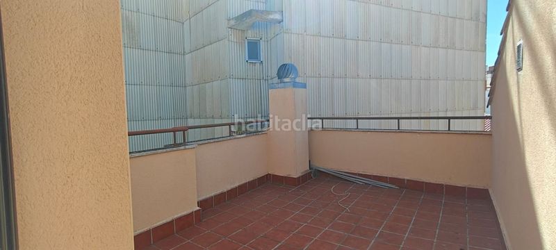 Foto 159f5463-ac8d-48ea-9081-74793f96b1b7. Dúplex amb calefacció a Centro Cáceres