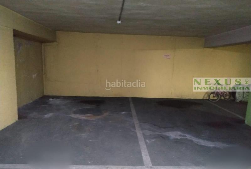 Foto cbbaa2f2-b54e-41d2-8888-ececdf16e29f. Parking voiture dans Centro Cáceres