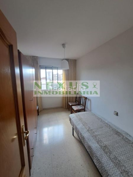 Foto 4f50ab53-9c06-43b5-b0ef-3a59ec15d226. Rent flat with heating in Centro Cáceres