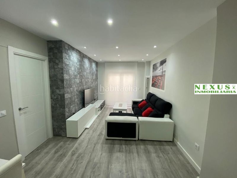 Foto 2993b680-b5c9-44f3-be21-c6f1a7206445. Alquiler piso precioso piso reformado en zona Centro de la ciudad en Cáceres