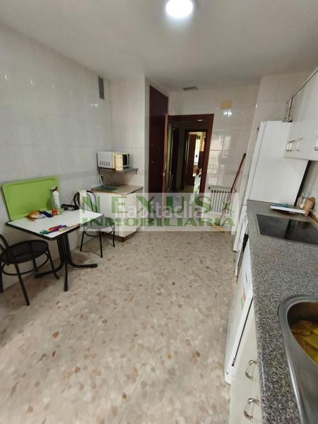 Foto 788ebb8c-9c0a-4d11-bbf5-938f2c7e0a1a. Alquiler piso estudiantes !!!!! piso de cuatro habitaciones en el centro, al lado de cesur y el agora en Cáceres