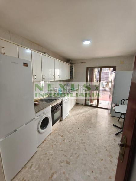 Foto 97bc3819-32c6-4c49-bb1d-2cfbb49bdf50. Alquiler piso estudiantes !!!!! piso de cuatro habitaciones en el centro, al lado de cesur y el agora en Cáceres