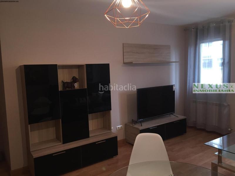 Foto 2ffc5c6f-b359-48f7-9af4-5d3741dfdfce. Alquiler apartamento precioso apartamento en el rodeo en Cáceres