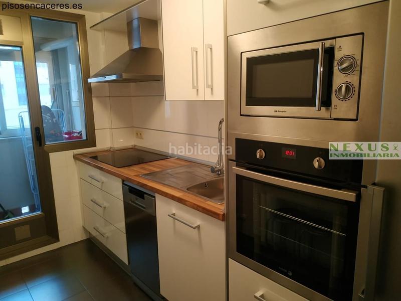 Foto 75ccbe56-58e5-4dc7-985a-7422e3ee6e03. Alquiler apartamento precioso apartamento en el rodeo en Cáceres