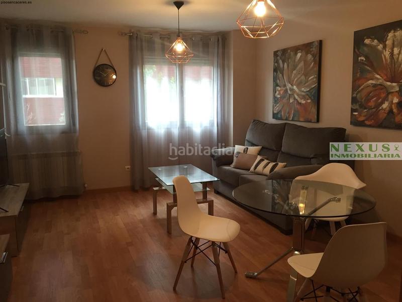 Foto 9349f51e-6329-4021-9d93-926b25369af1. Alquiler apartamento precioso apartamento en el rodeo en Cáceres