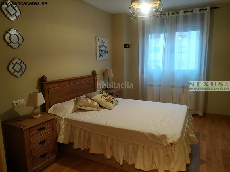 Foto f83b5ec9-8d81-4783-b91b-c55b3a6669a6. Alquiler apartamento precioso apartamento en el rodeo en Cáceres