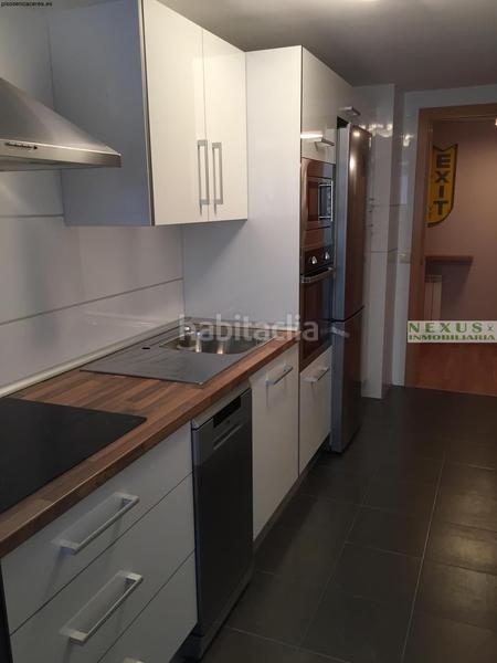 Foto d8ccabea-cc98-4406-a049-f6ea09f408c2. Lloguer apartament amb calefacció piscina a Centro Cáceres