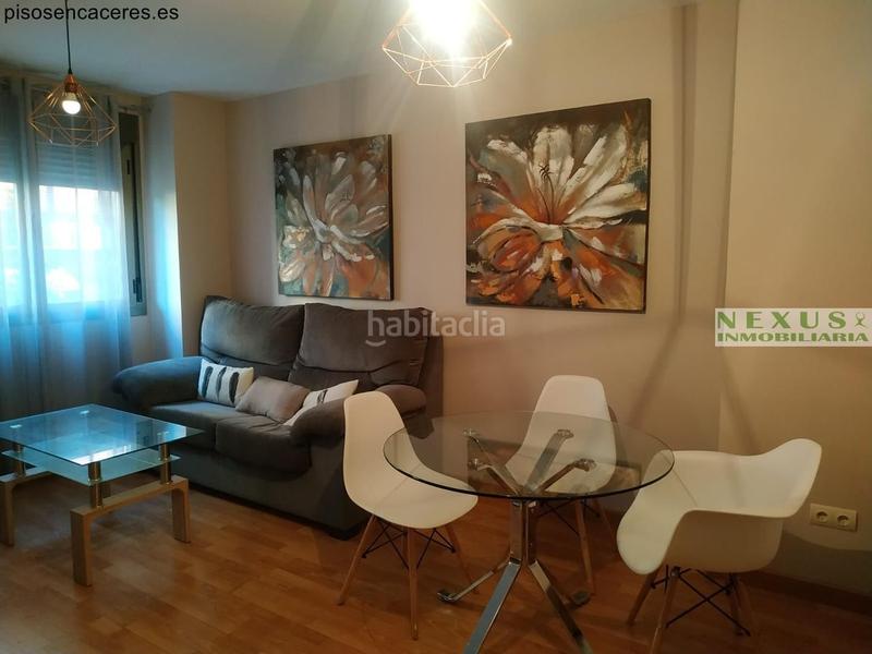 Foto d00398df-a515-476d-b0ed-39a5a5d5d87e. Miete appartement mit heizung pool in Centro Cáceres