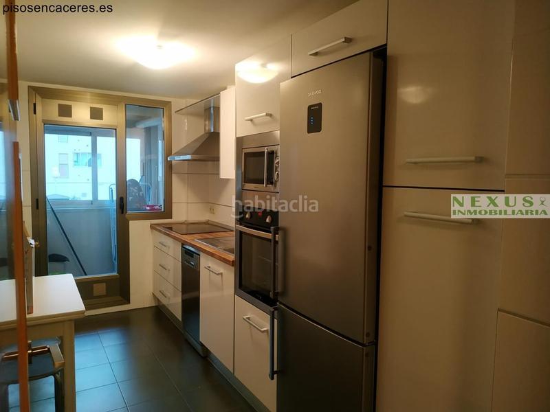 Foto 17a1df2d-c223-4373-97a6-cfb051d7f289. Rent apartment with heating pool in Centro Cáceres