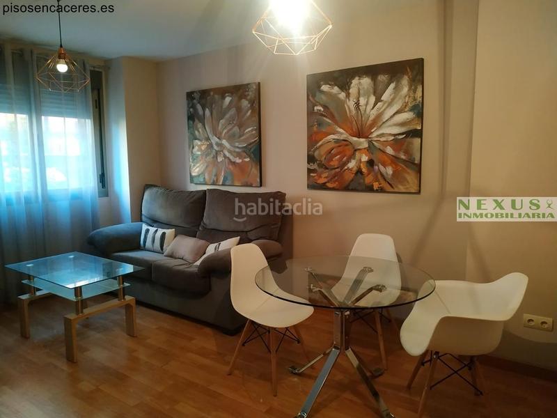 Foto 9d817458-3fdd-47b6-9264-39bdfc4cff6c. Rent apartment with heating pool in Centro Cáceres