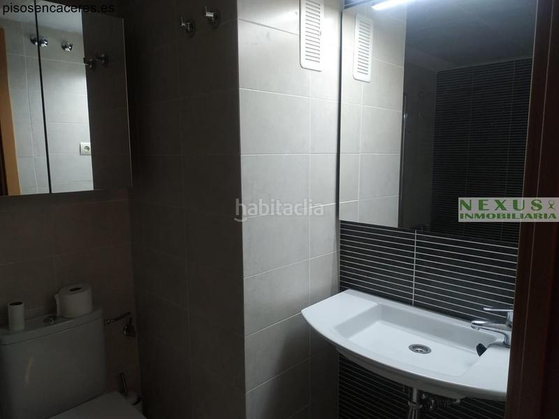 Foto a8cc2f48-7594-480b-bb0f-78165cd08791. Rent apartment with heating pool in Centro Cáceres