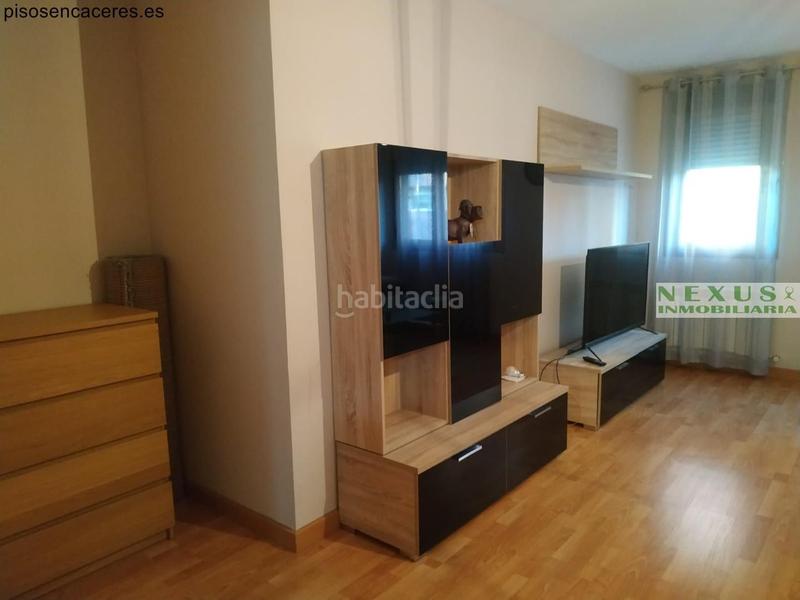 Foto fbe33f31-da55-4a1a-98e6-26b49b21bc7a. Rent apartment with heating pool in Centro Cáceres