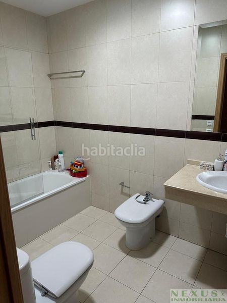Foto ae0925b6-deff-43c6-8a20-36cd82f15e95. Alquiler piso precioso piso de tres dormitorios en la zona de san francisco en Cáceres