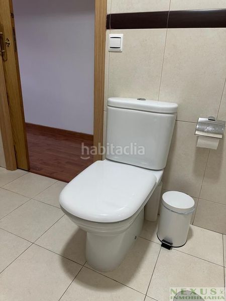 Foto f3c46821-23fb-48e5-b586-3712aced38ee. Alquiler piso precioso piso de tres dormitorios en la zona de san francisco en Cáceres