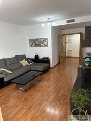 Location Appartement à Centro. Precioso piso de tres dormitorios en la zona de san francisco