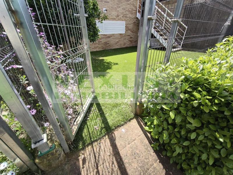 Foto bfc2dd0d-1a8f-42a7-9a74-2355cbcb1270. Casa adosada espectacular adosado en macondo en Ruta de la Plata Cáceres