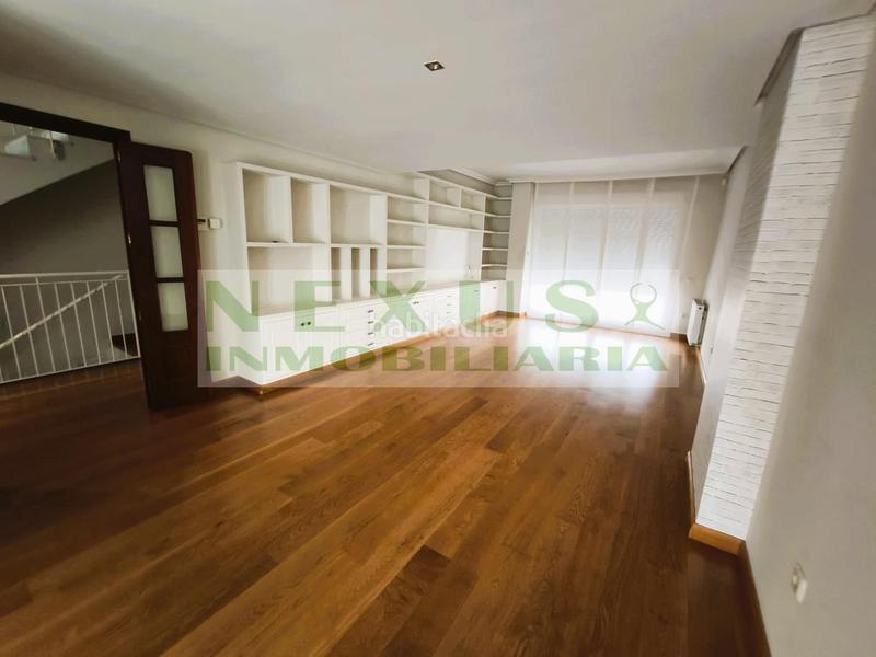 Foto fde5cca7-f7f7-48bf-9858-d0f99c3f81e7. Casa adosada espectacular adosado en macondo en Ruta de la Plata Cáceres