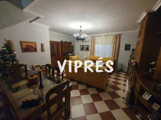 Chalet à Este. Te gusta el vivero? tenemos una de las mejores y más amplias viv