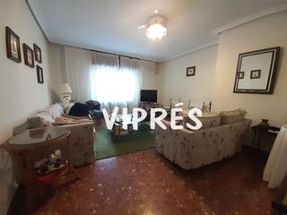 Piso en Casco Antiguo. Sueñas con vivir en un piso amplio, luminoso, en el centro de cá