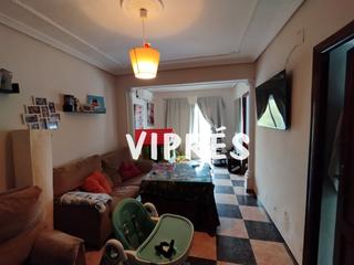 Appartement à Este. Magnífico piso, muy luminoso para entrar a vivir en una zona muy