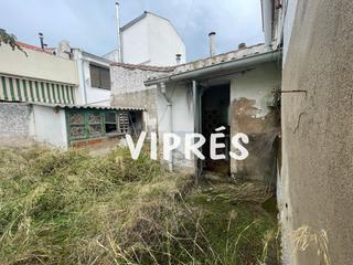 Maison à Casco Antiguo. Solar en zona céntrica con gran potencial  con patio de 60m2 cue