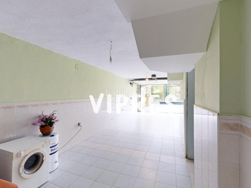 Foto 28e546f6-fc84-4c72-b078-1c49e573070f. Chalet mirad bien! este chalet es una auténtica maravilla para quienes buscan amplitud y confort en un espacio amplio y bien distribuido. en Cáceres