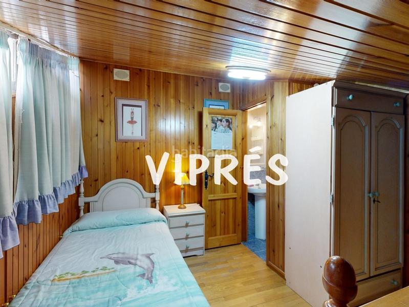 Foto 4e2e5cf5-720e-4551-93b4-669b1670c23e. Chalet mirad bien! este chalet es una auténtica maravilla para quienes buscan amplitud y confort en un espacio amplio y bien distribuido. en Cáceres