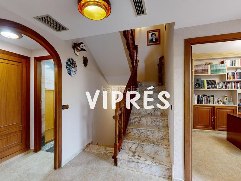 Foto b2cce160-9204-4108-b5fd-74069fa8c12d. Chalet mirad bien! este chalet es una auténtica maravilla para quienes buscan amplitud y confort en un espacio amplio y bien distribuido. en Cáceres