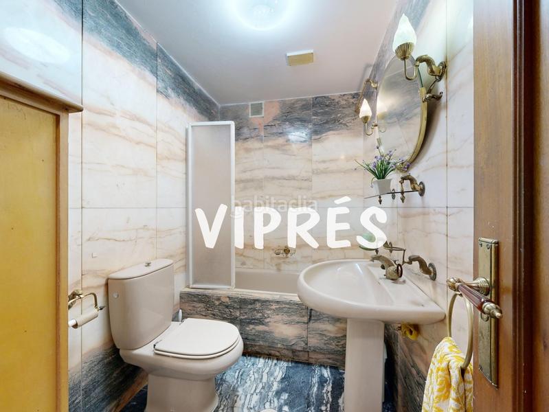 Foto ee2fd39d-576a-4e1f-9d26-21f255b202ab. Chalet mirad bien! este chalet es una auténtica maravilla para quienes buscan amplitud y confort en un espacio amplio y bien distribuido. en Cáceres