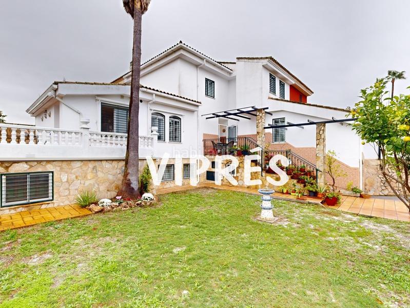 Foto f66a532d-b05c-4725-91fd-ce7074a172d8. Chalet mirad bien! este chalet es una auténtica maravilla para quienes buscan amplitud y confort en un espacio amplio y bien distribuido. en Cáceres