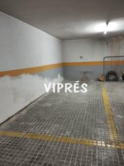 Aparcament cotxe a Casco Antiguo. Plaza de garaje en el centro de cáceres cercana a cánovas de uno